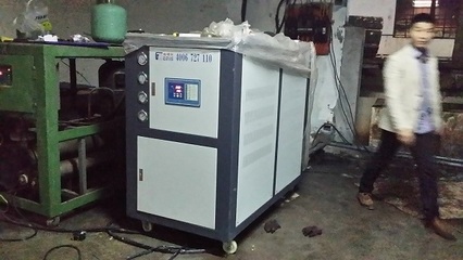 油冷卻冷凍機與小型工業(yè)冷水機價格探討 食品專用制冷設(shè)備市場觀察